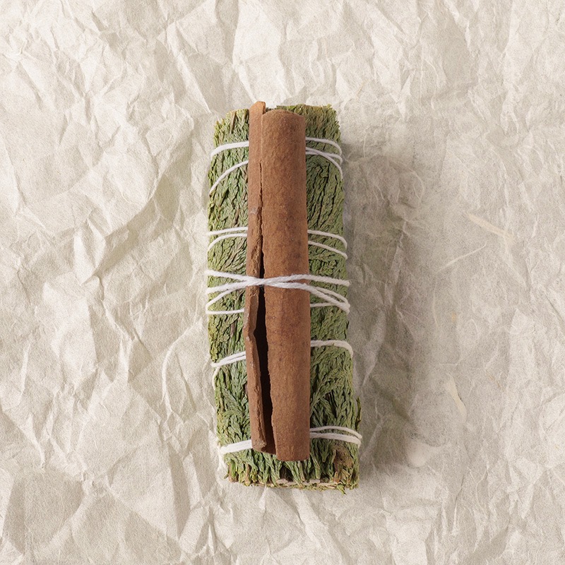 Cedar Smudge Bundle with Cinnamon – Energy Cleansing